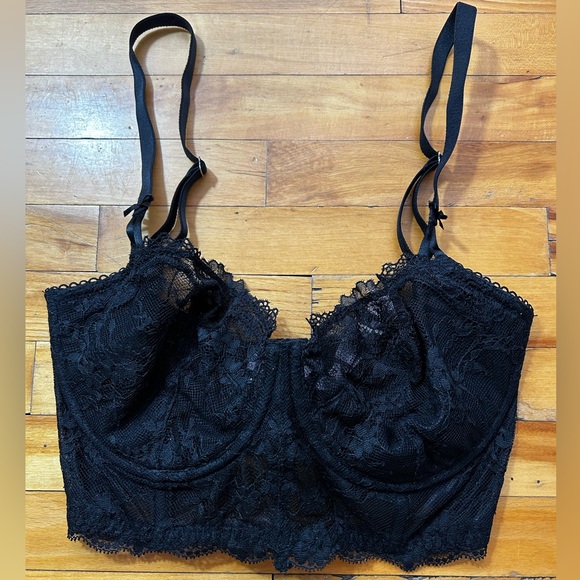 2/40$ 🖤 Victoria’s Secret lace bustier - Picture 1 of 3